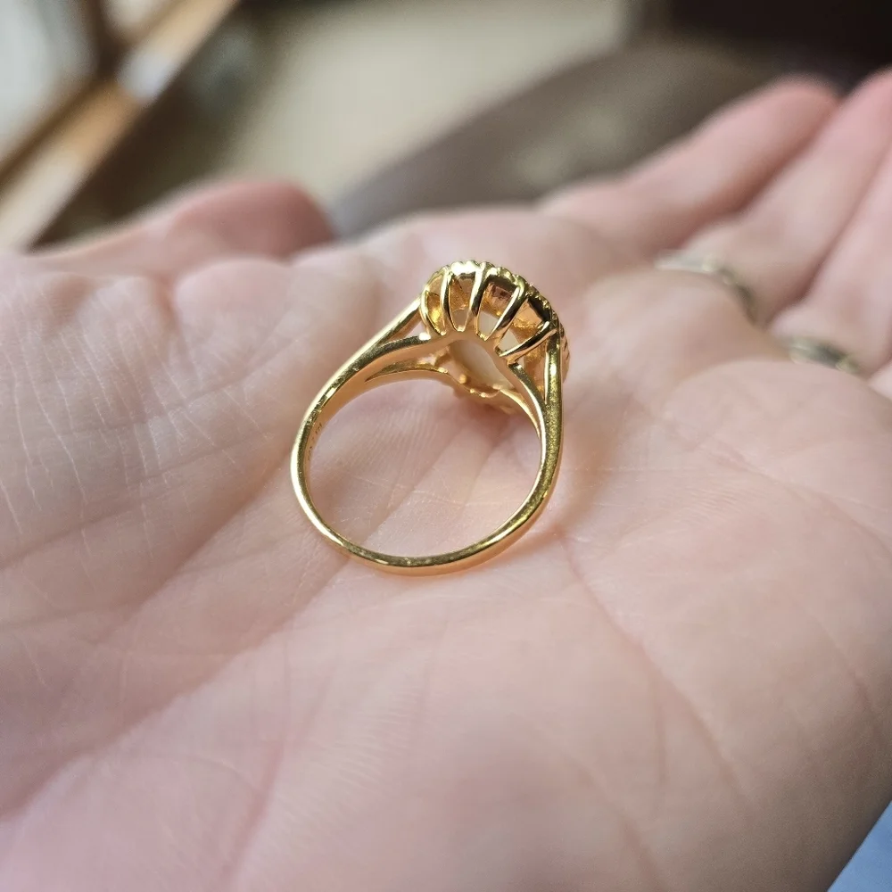 Linjer Vintage Mother of Pearl Ring Elisabeth Gold Size 7/8